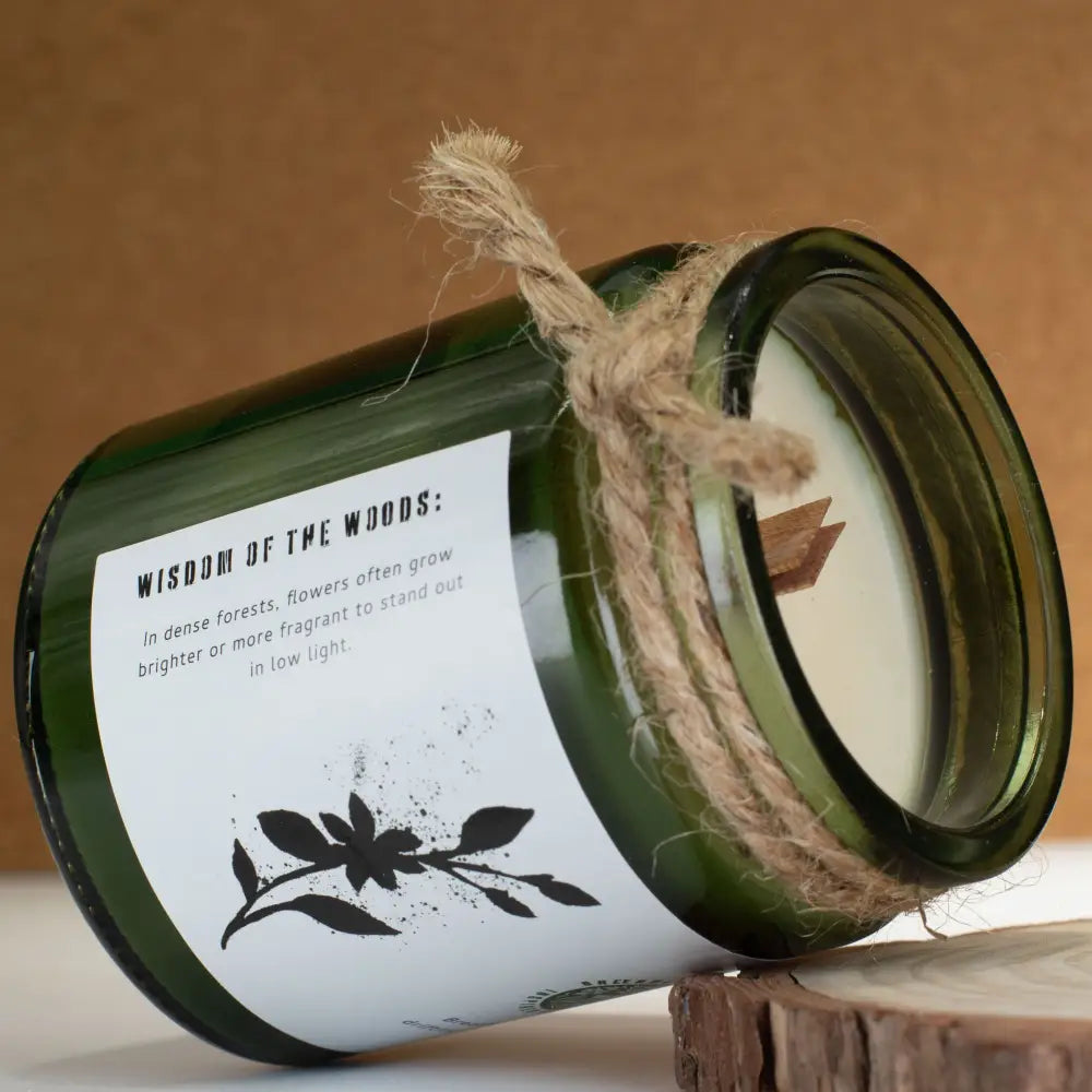 Candela di Soia con Stoppino in Legno – Radura di Gelsomino - Greenman Rituals Woodwick Soy Candles