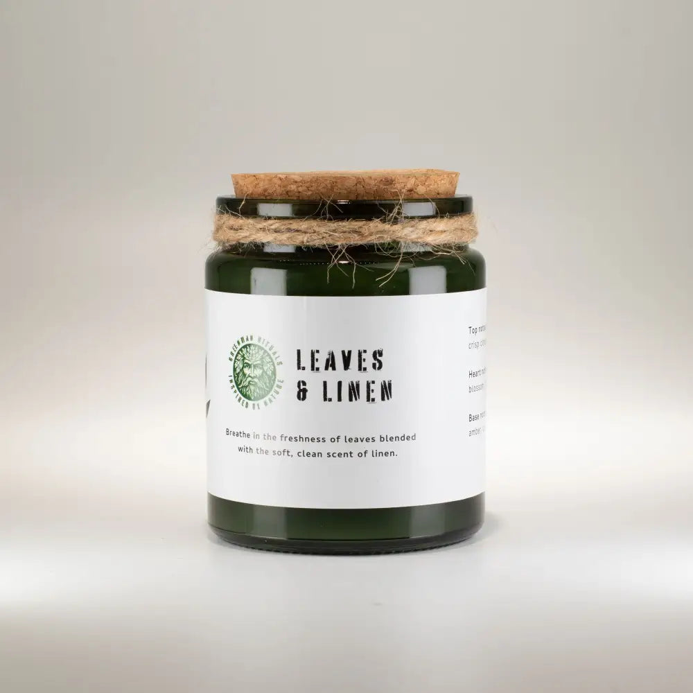Candela di Soia con Stoppino in Legno – Foglie e Lino - Greenman Rituals Woodwick Soy Candles