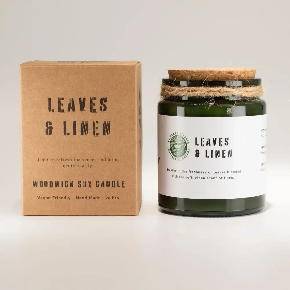 Candela di Soia con Stoppino in Legno – Foglie e Lino - Greenman Rituals Woodwick Soy Candles