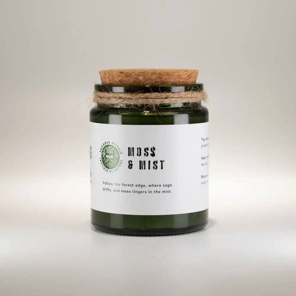 Candela di Soia con Stoppino in Legno – Muschio & Bruma - Greenman Rituals Woodwick Soy Candles
