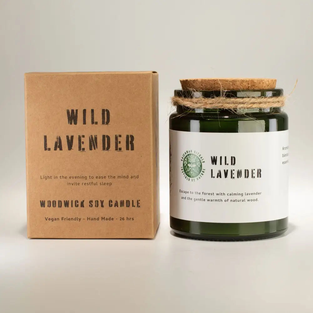 Candela di Soia con Stoppino in Legno – Lavanda Selvatica - Greenman Rituals Woodwick Soy Candles