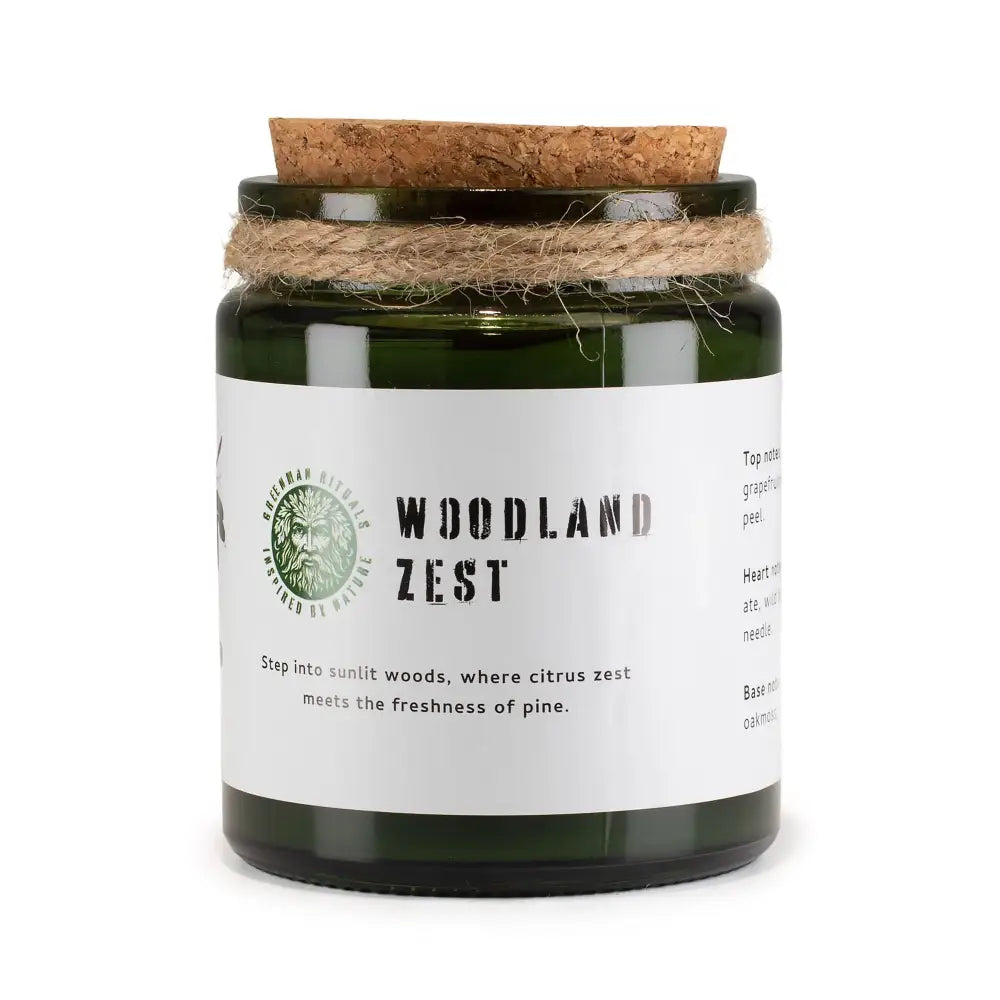 Candela di Soia con Stoppino in Legno – Essenza di Bosco - Greenman Rituals Woodwick Soy Candles