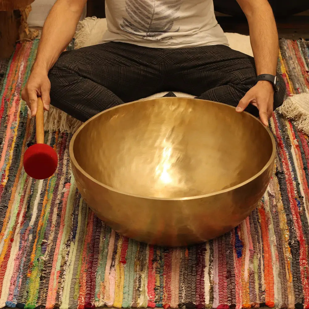 Plain - Huge Vibrational Feet Standing Bowl - 50x20cm - Tibetan Singing Bowls