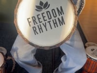 Tamburo Djembe - Ritmo della Libertà (Suono Acuto) - 50 cm