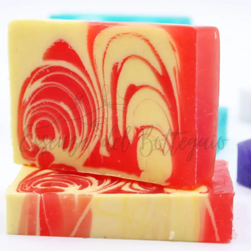 Sapone artigianale in panetto 1,2 kg - Fragola - Handmade Soap Loaves 1.2Kg